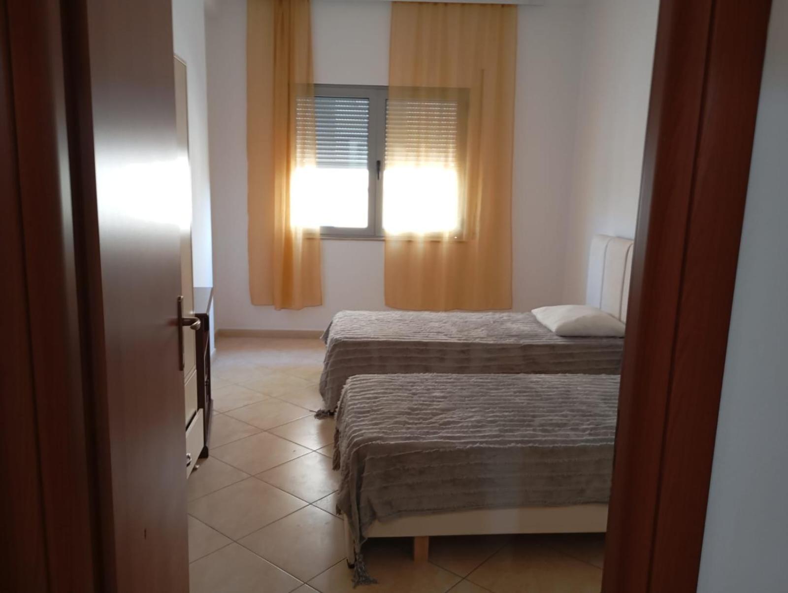 Royal 3 Hostel Tirana Kültér fotó