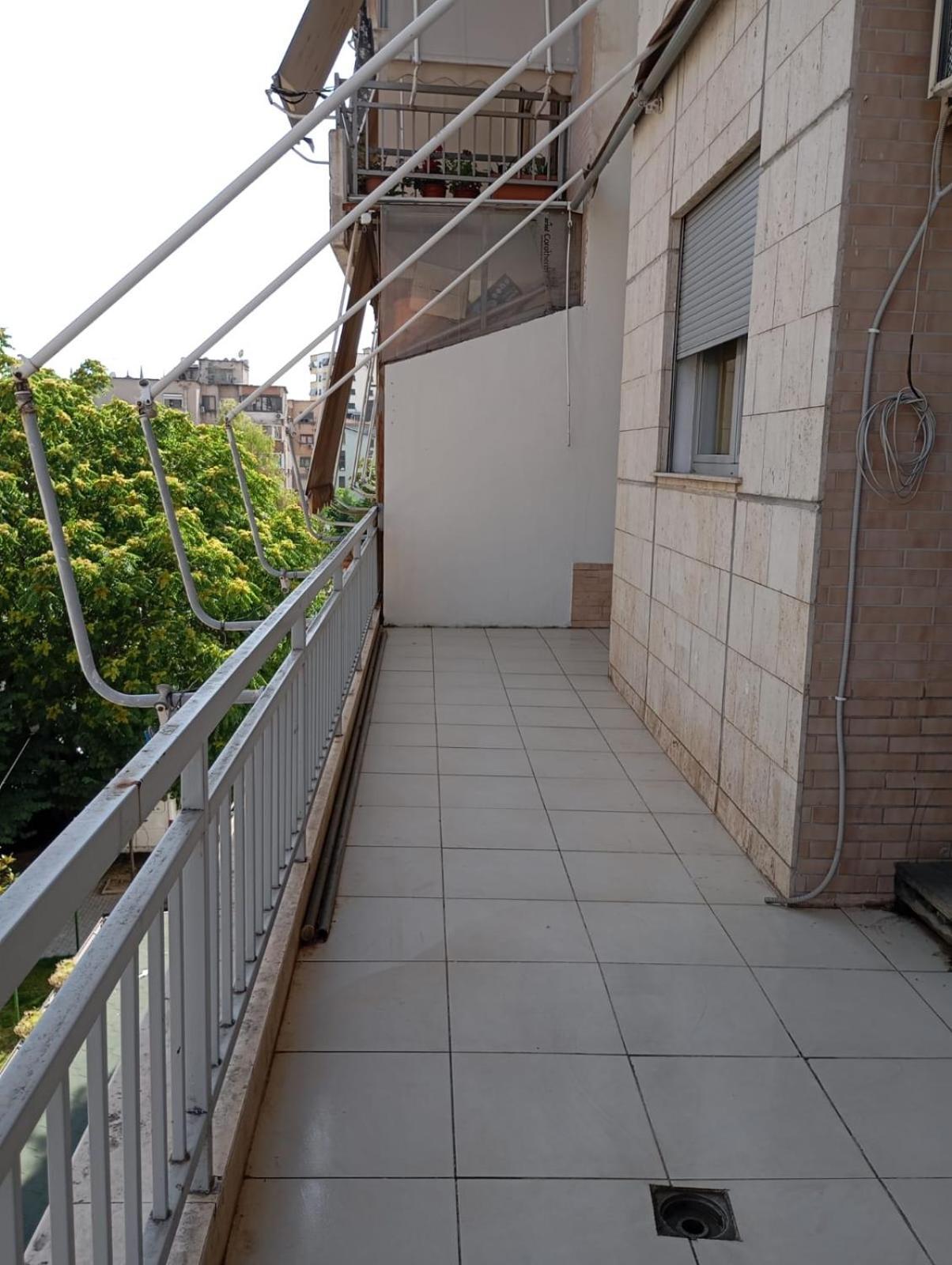 Royal 3 Hostel Tirana Kültér fotó