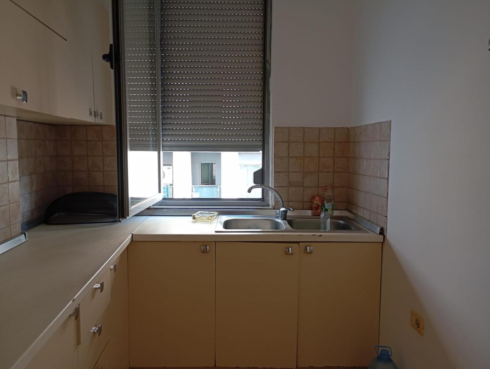 Royal 3 Hostel Tirana Kültér fotó