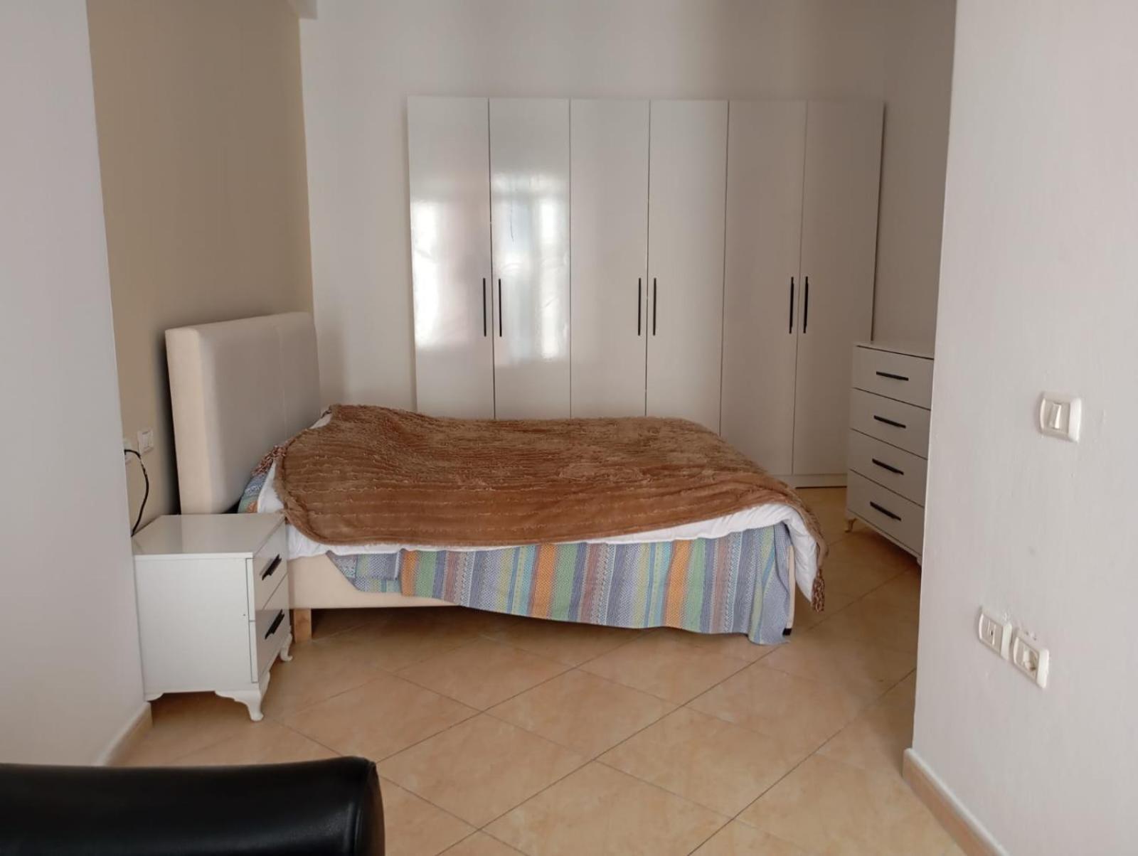 Royal 3 Hostel Tirana Kültér fotó