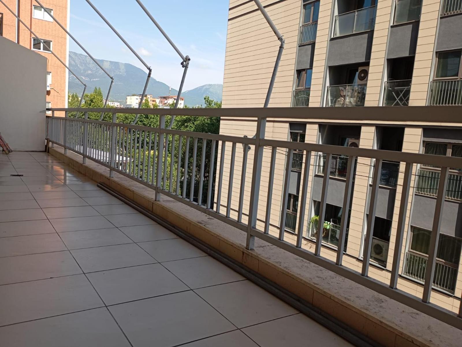 Royal 3 Hostel Tirana Kültér fotó