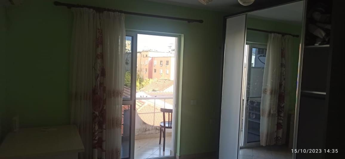 Royal 3 Hostel Tirana Kültér fotó