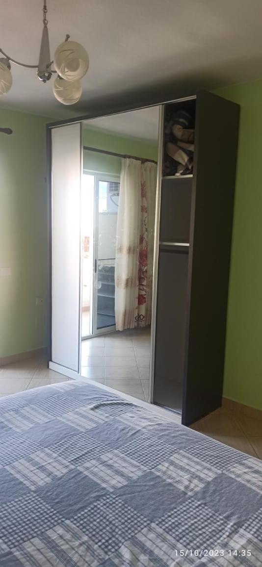 Royal 3 Hostel Tirana Kültér fotó