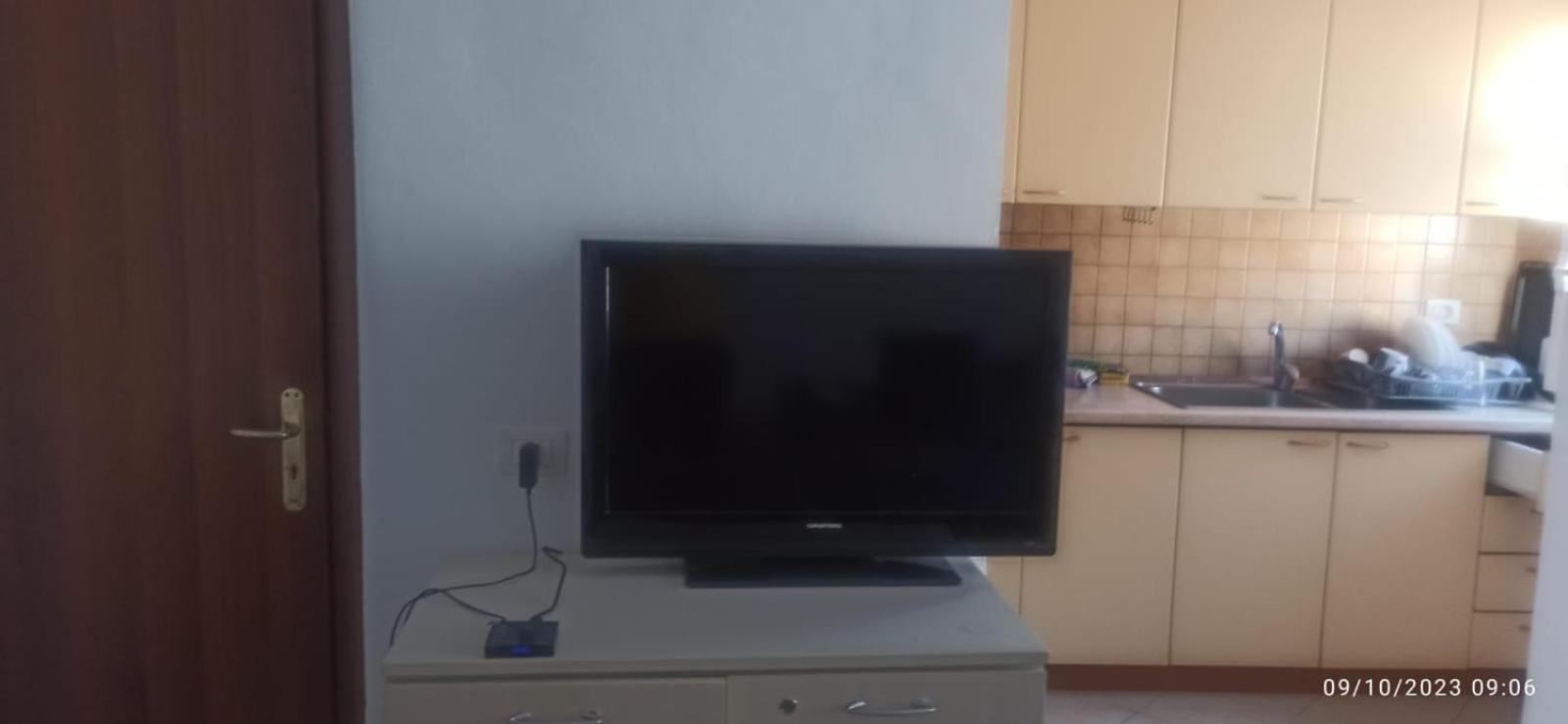 Royal 3 Hostel Tirana Kültér fotó